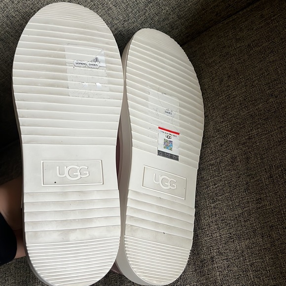 Ugg slip on shoes - Picture 5 of 6